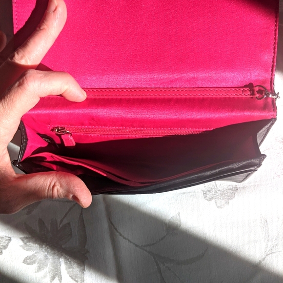 Coach Black Leather Exterior  & Pink Satin Interior Purse.  Silver Chain Strap. - Picture 6 of 7